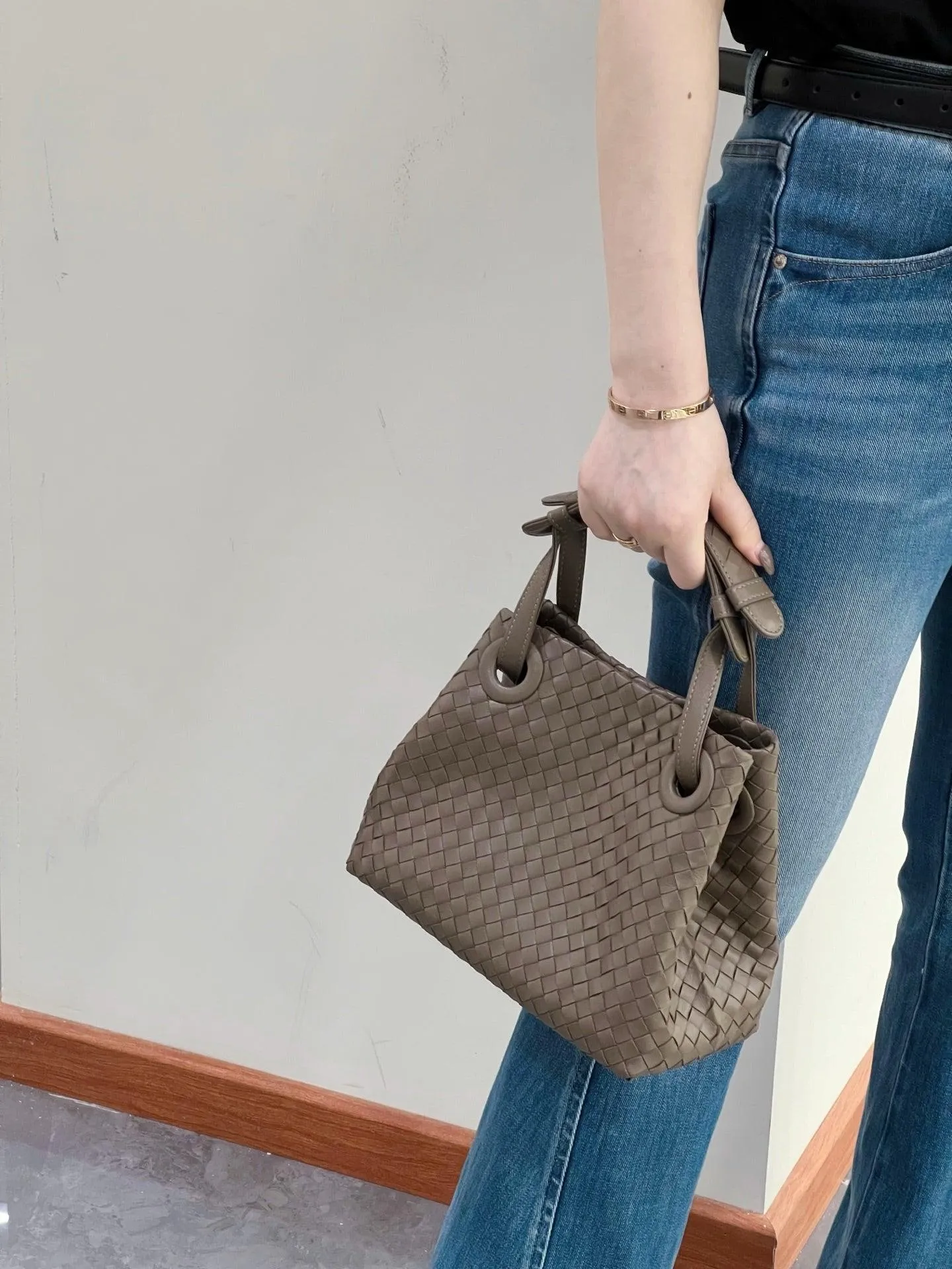Luxury Handwoven Lambskin Leather Shoulder Bag, Soft Leather Versatile Top Handle & Underarm Design for Women