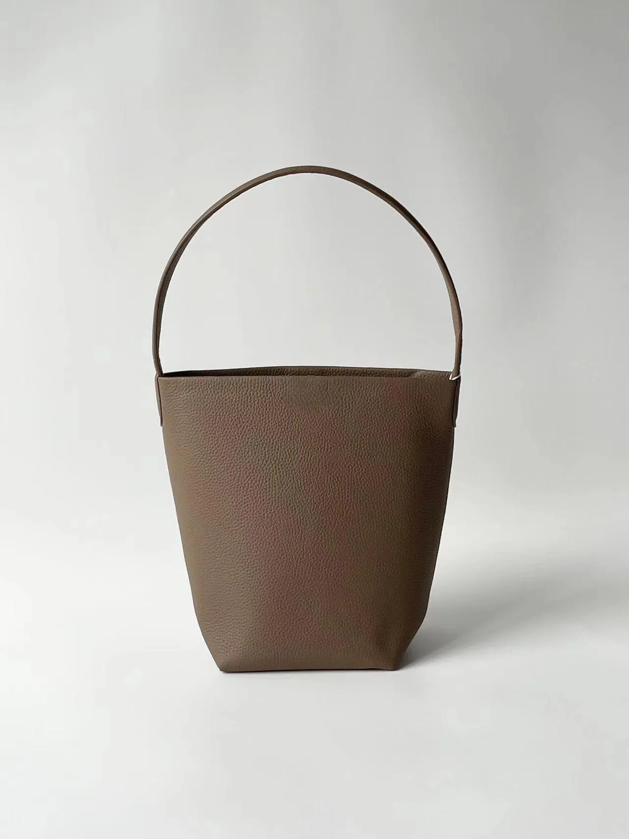 Minimalist Classic Leather Bucket Bag | Large Leather Tote Bag | Fashion Shoulder Bag, Tan Mummy Bag, Everyday Bag, Unisex Bag