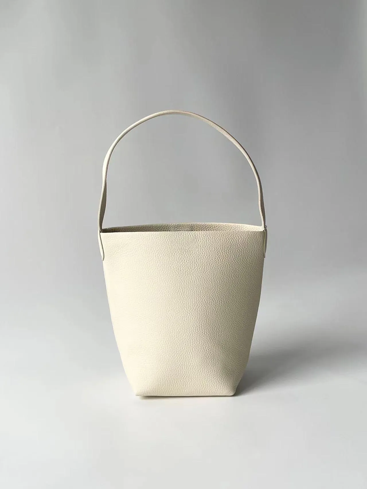 Minimalist Classic Leather Bucket Bag | Large Leather Tote Bag | Fashion Shoulder Bag, Tan Mummy Bag, Everyday Bag, Unisex Bag